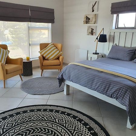 Albatross Guesthouse Langebaan Esterno foto