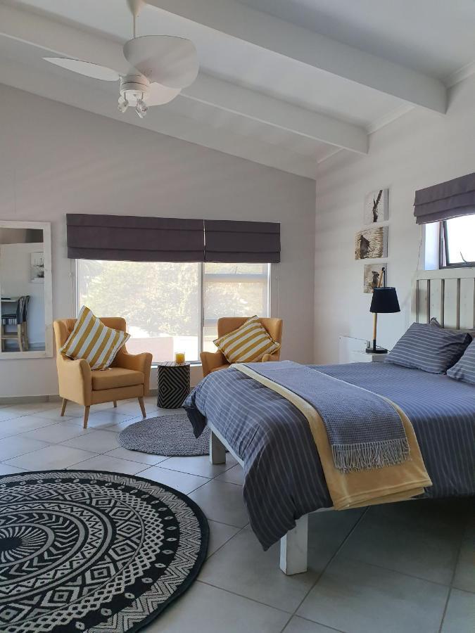 Albatross Guesthouse Langebaan Esterno foto