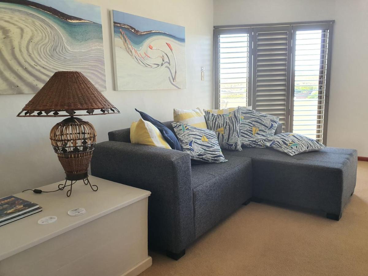 Albatross Guesthouse Langebaan Esterno foto
