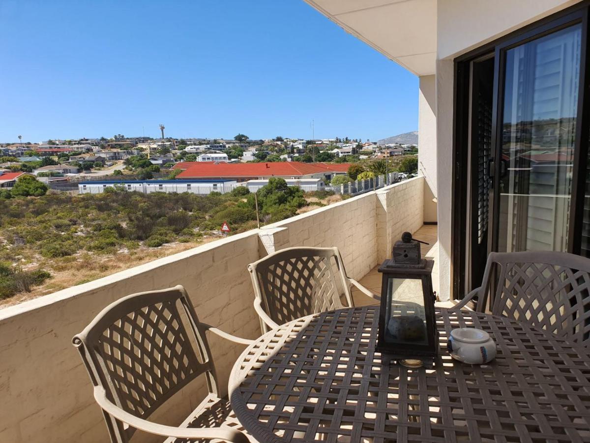 Albatross Guesthouse Langebaan Esterno foto