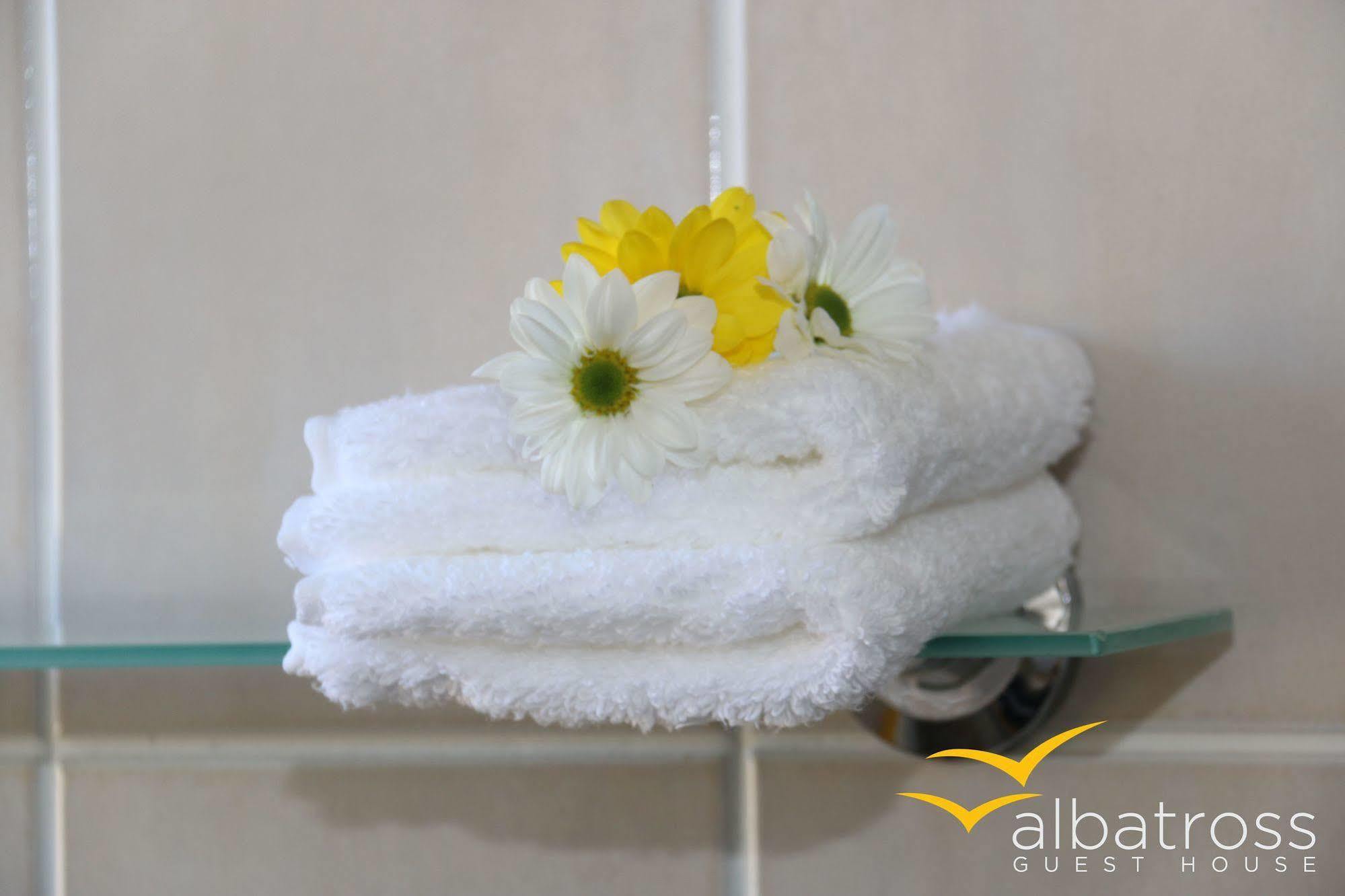 Albatross Guesthouse Langebaan Esterno foto