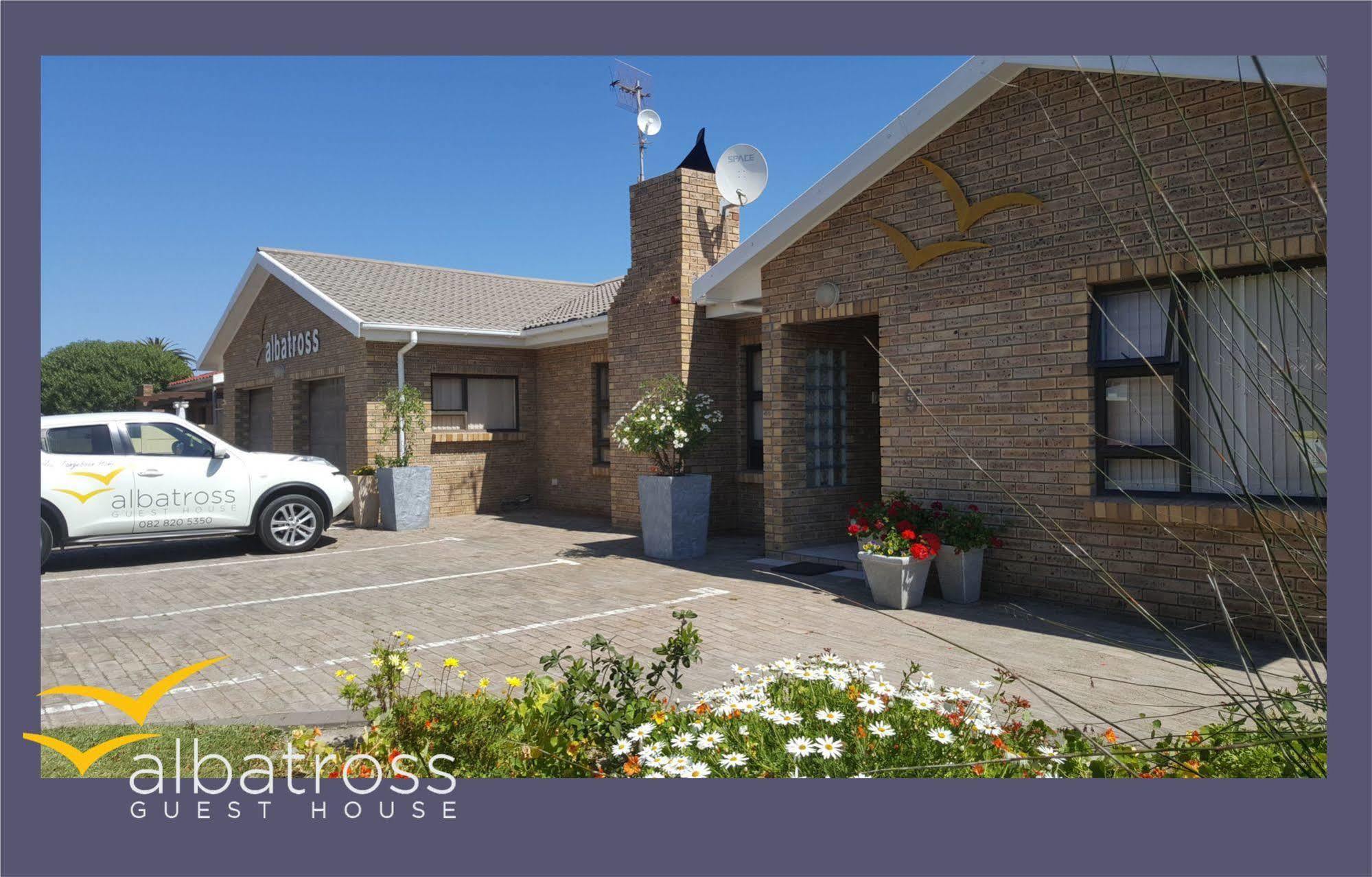 Albatross Guesthouse Langebaan Esterno foto