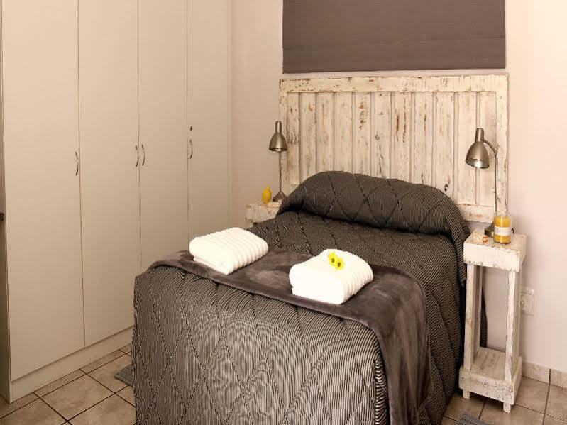 Albatross Guesthouse Langebaan Esterno foto