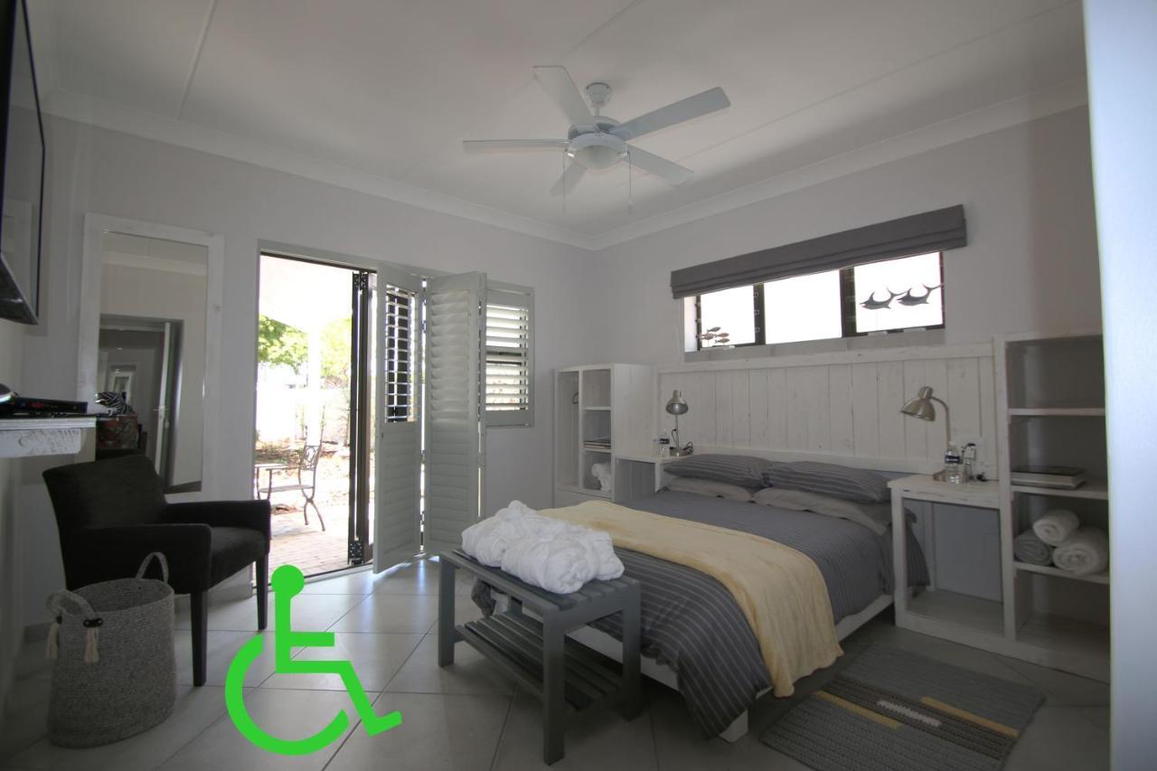 Albatross Guesthouse Langebaan Esterno foto