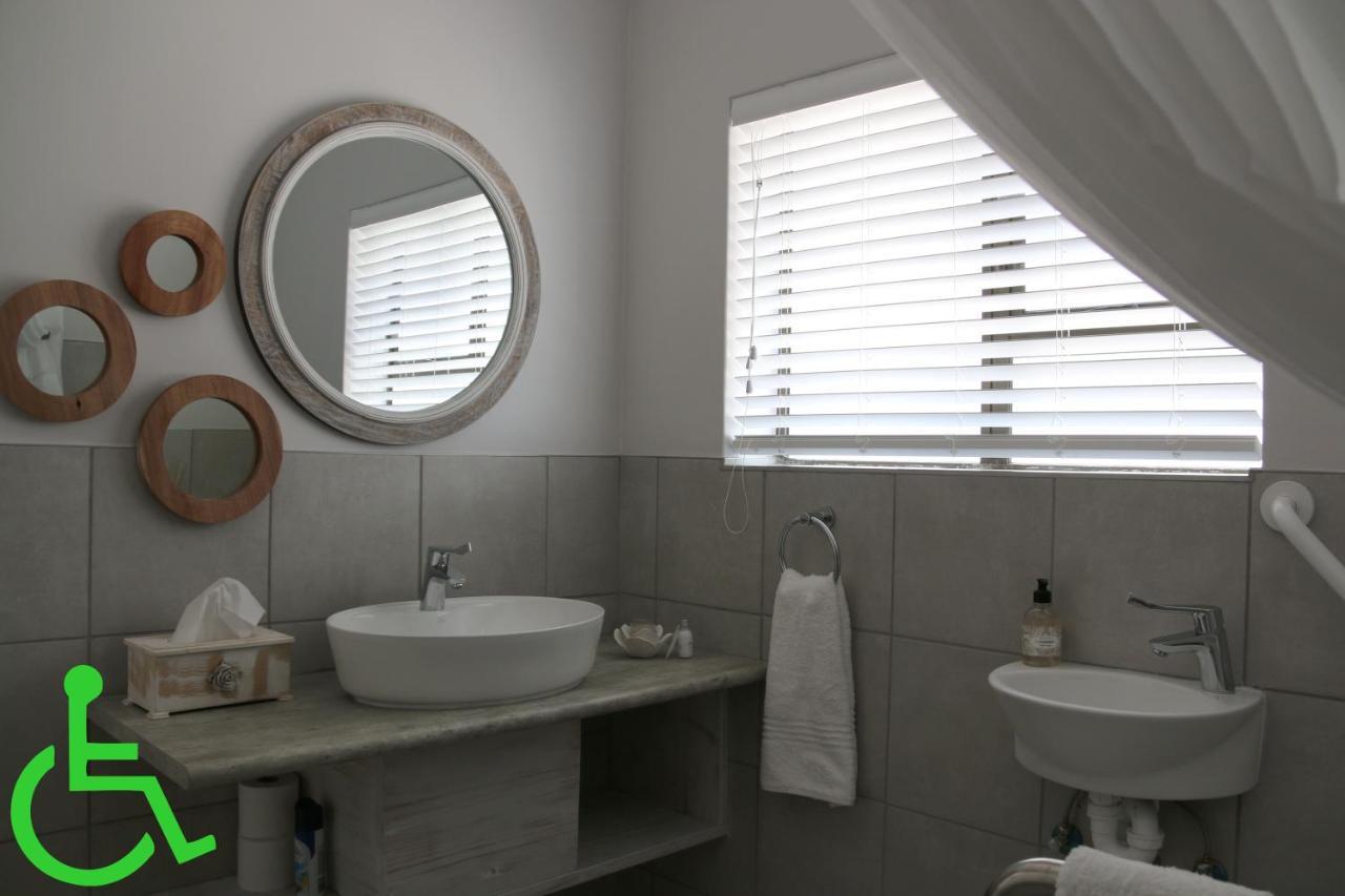 Albatross Guesthouse Langebaan Esterno foto